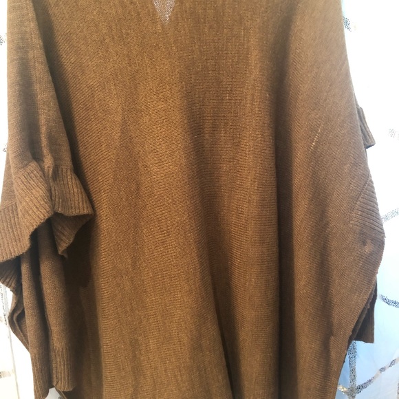 RD Styles Wool Poncho - Picture 4 of 6